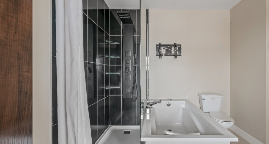 Salle de bains attenante à la CCP
