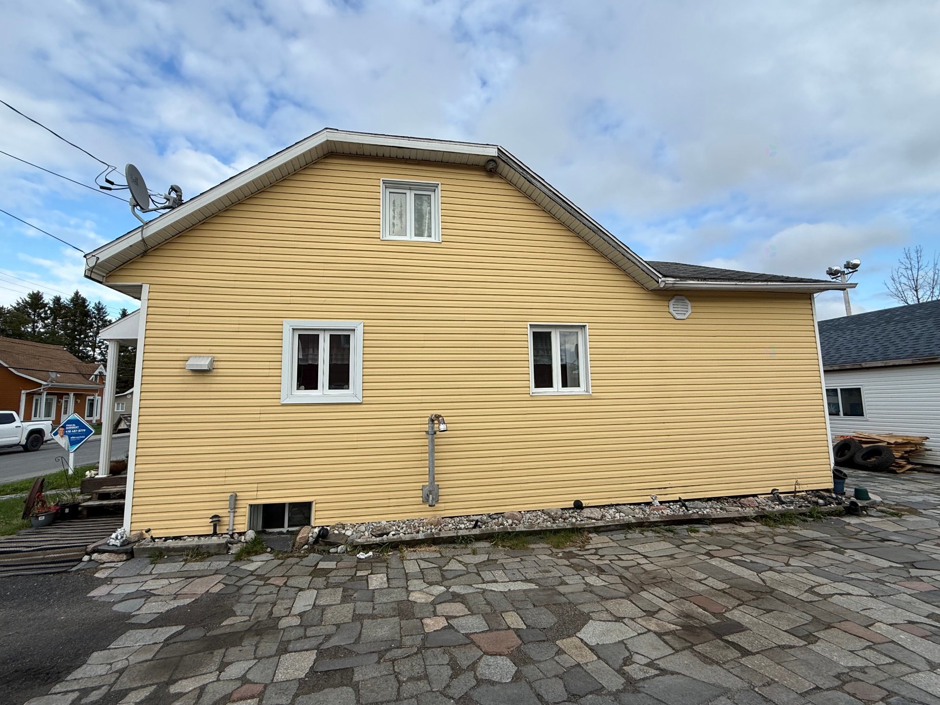 1545 1re Avenue O. — photo 3