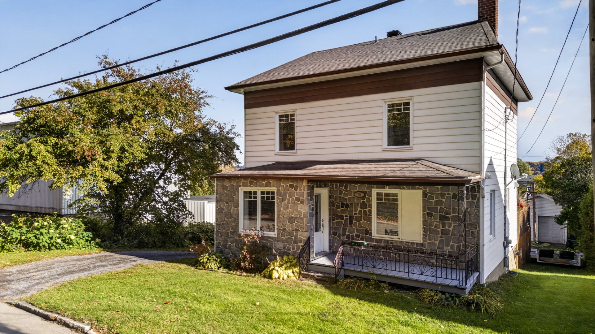 7776 Av. Royale — photo 2