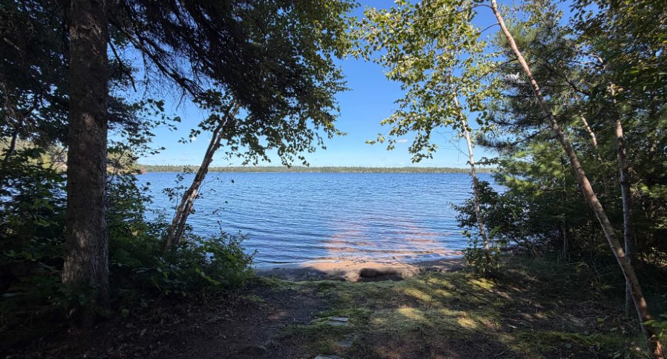 Accès au plan d'eau