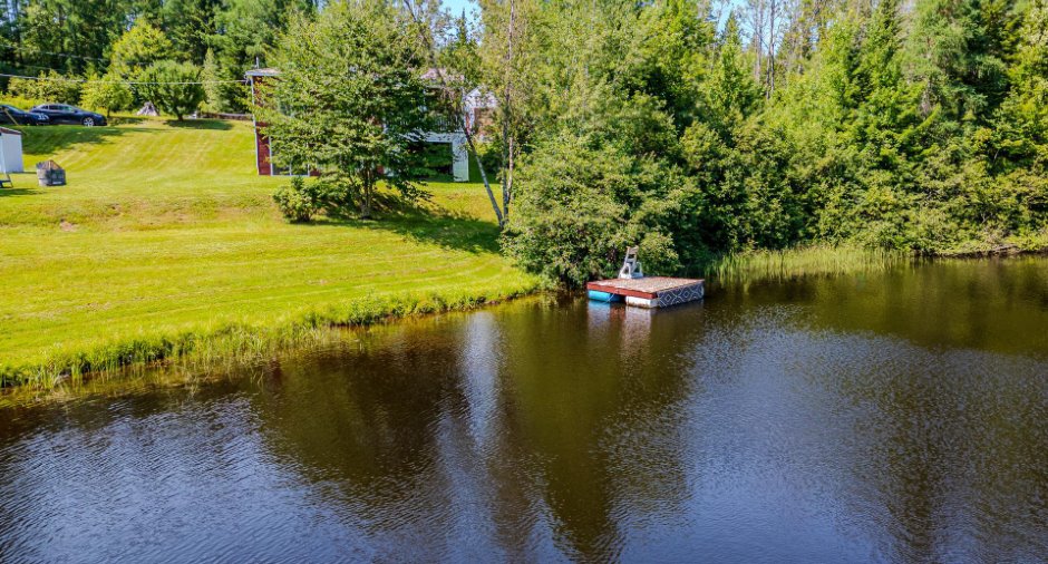 Accès au plan d'eau