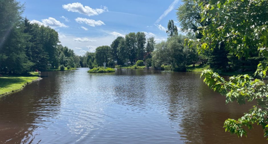 Vue sur l'eau