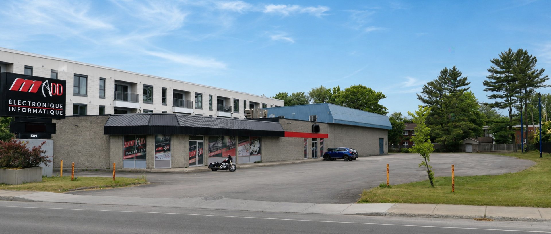 581-587 Boul. du Curé-Labelle — photo 1