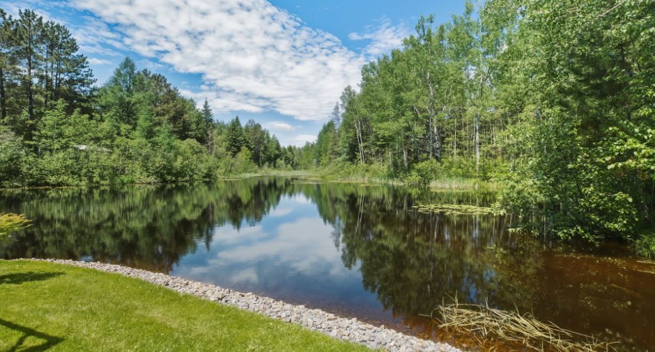 Accès au plan d'eau