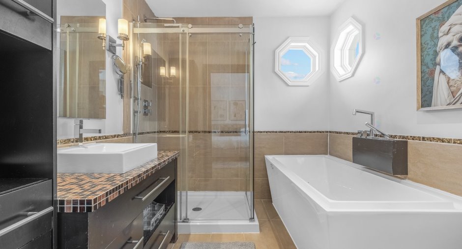 Salle de bains attenante à la CCP