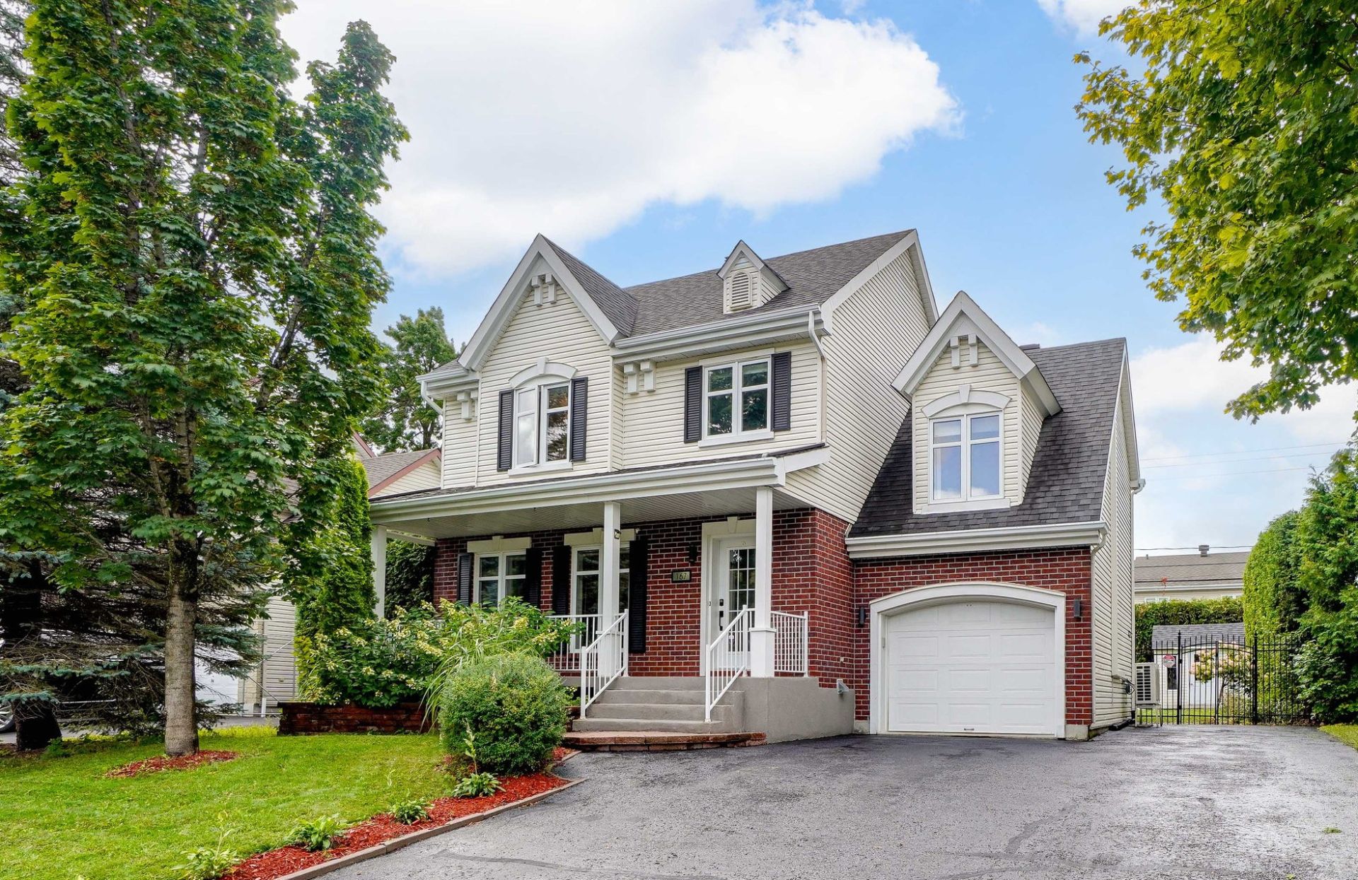 Maison à étages à vendre, Blainville
