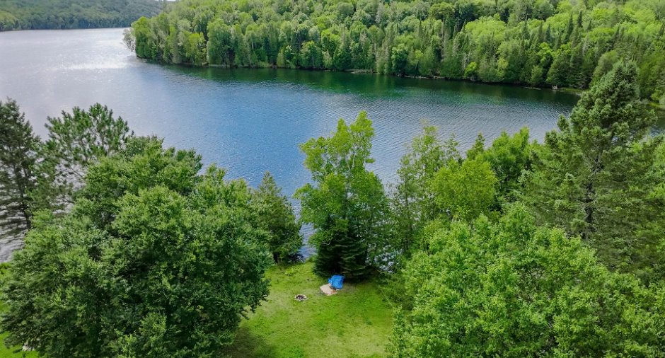 Accès au plan d'eau