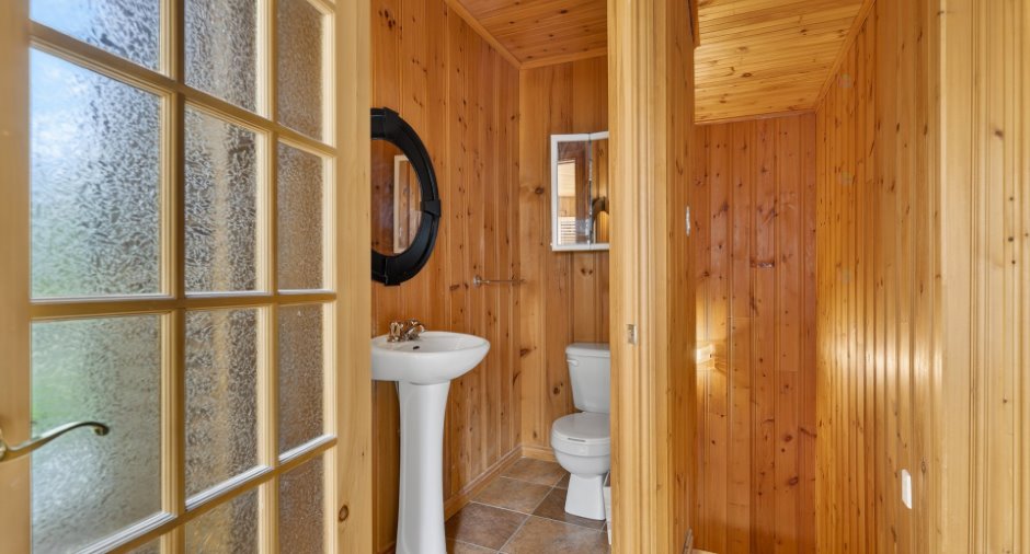 Ensuite bathroom