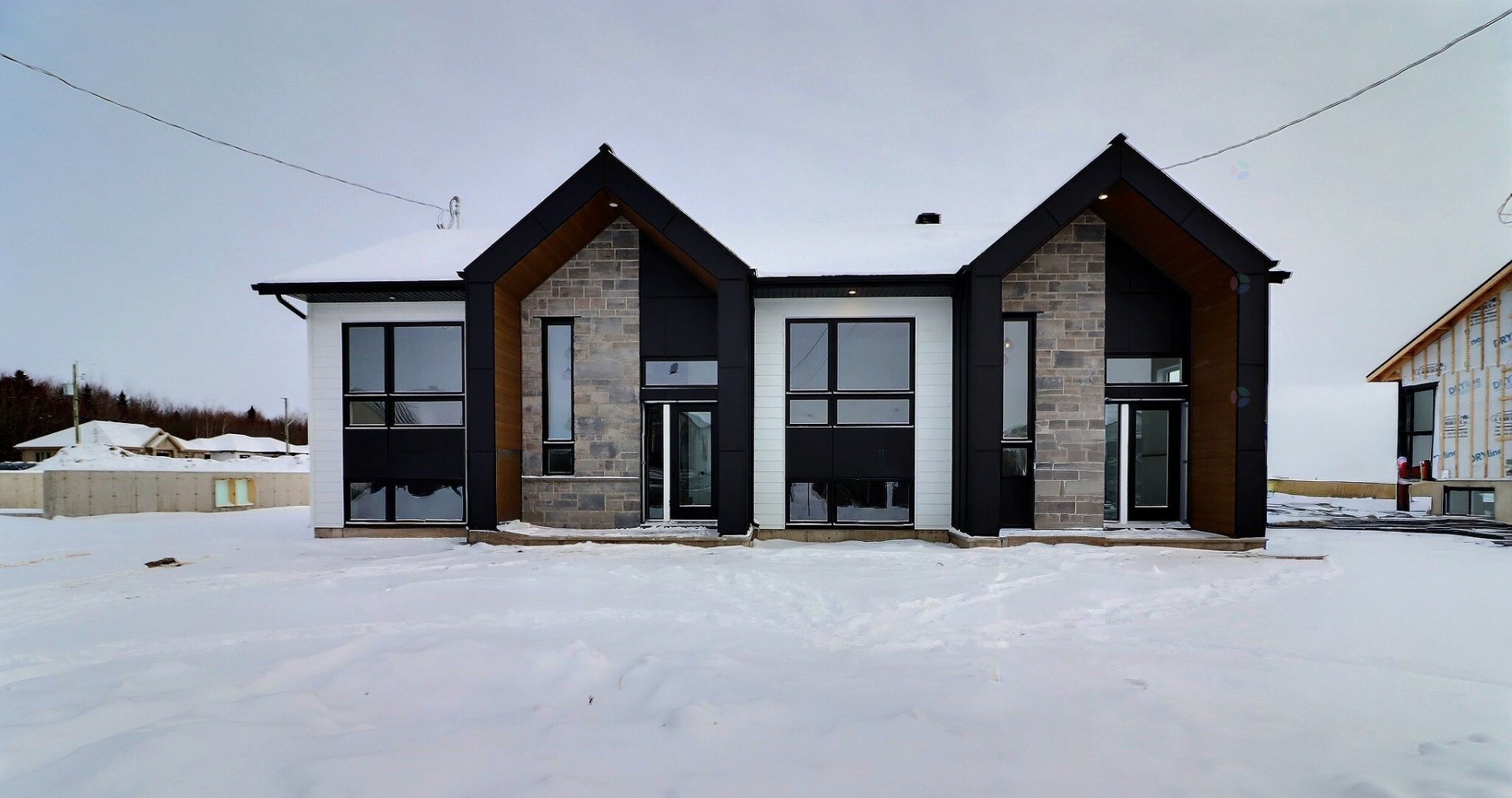 304 Rue Caron — photo 1
