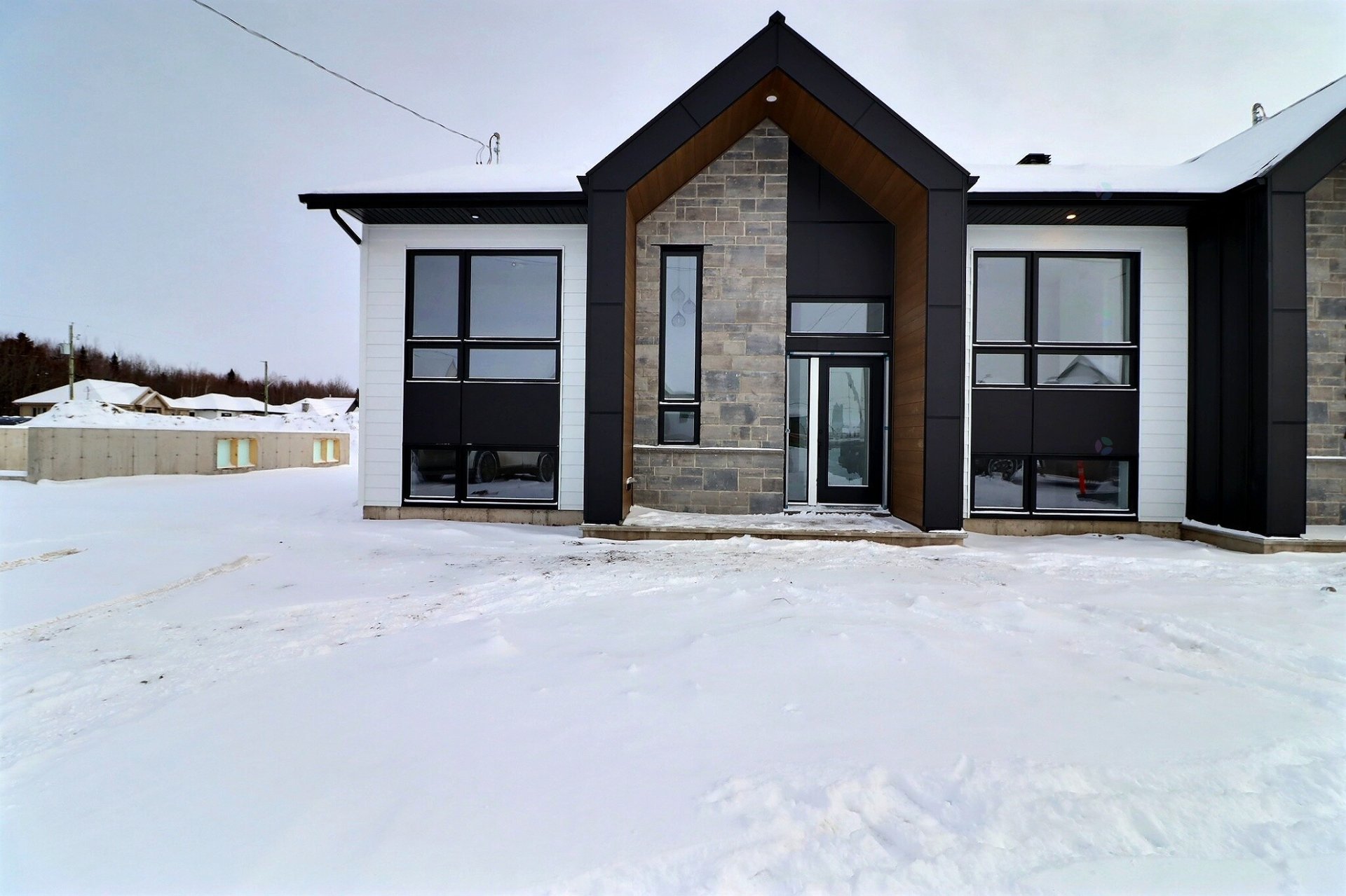 304 Rue Caron — photo 2