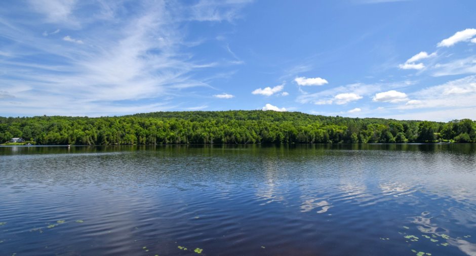 Accès au plan d'eau