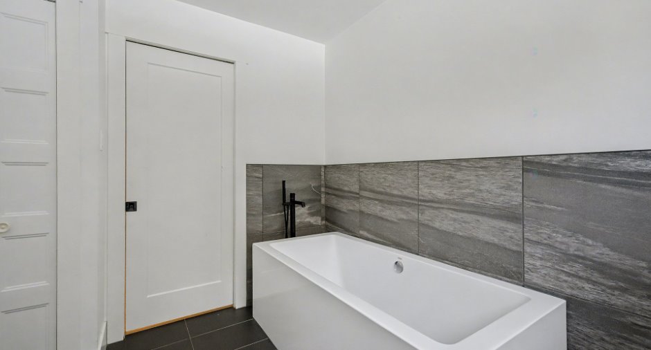 Salle de bains attenante à la CCP
