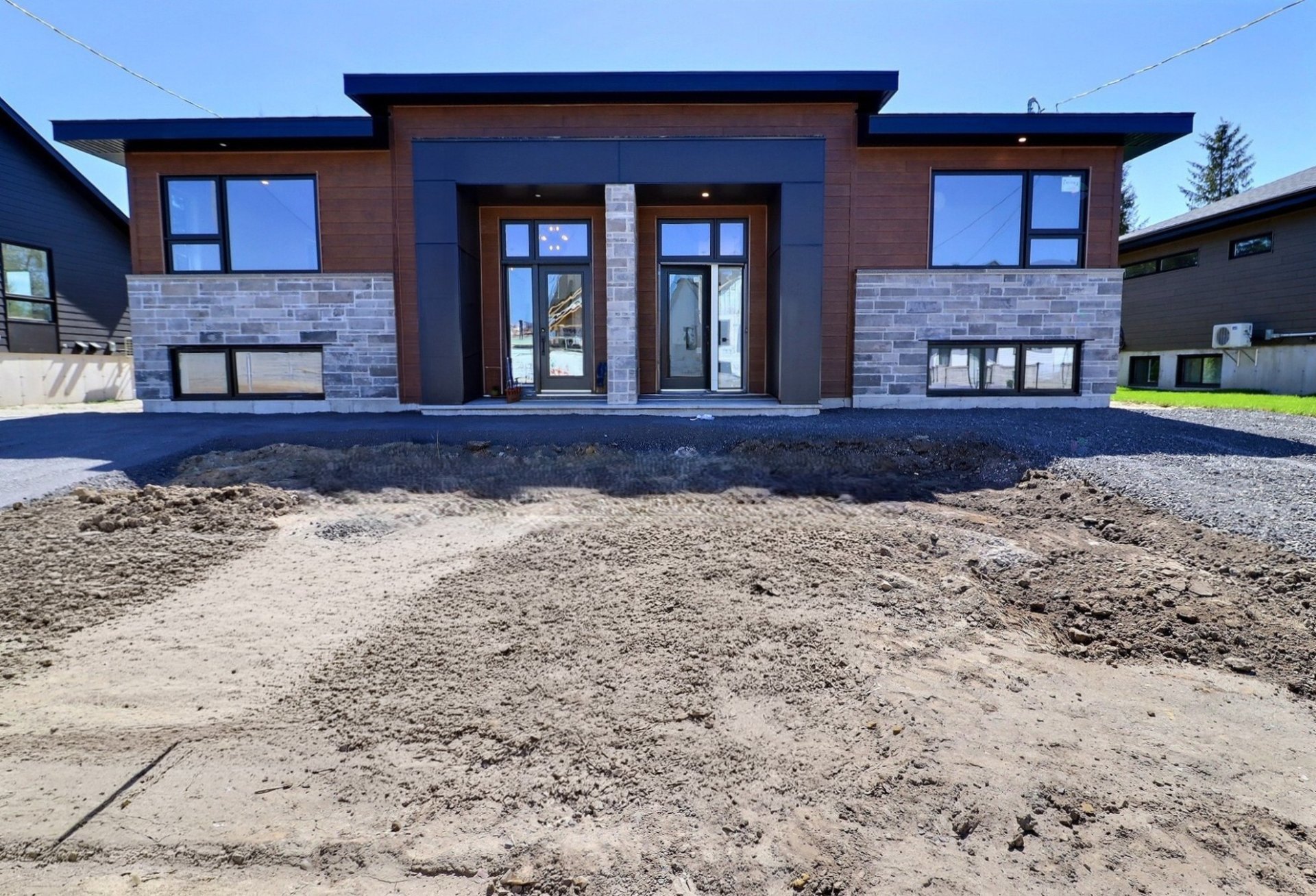 301 Rue Caron — photo 1