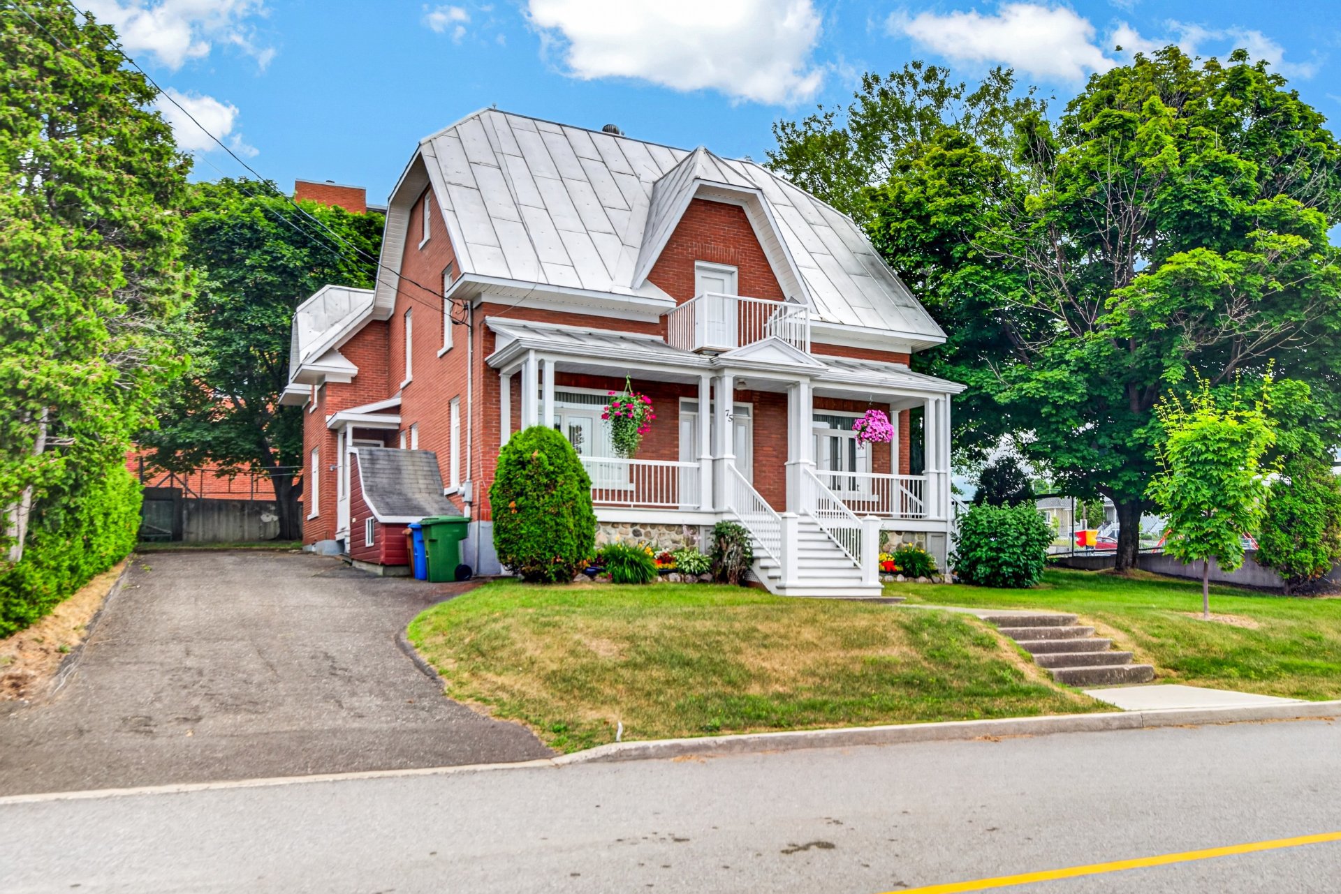 75 Rue St-Elzéar — photo 2