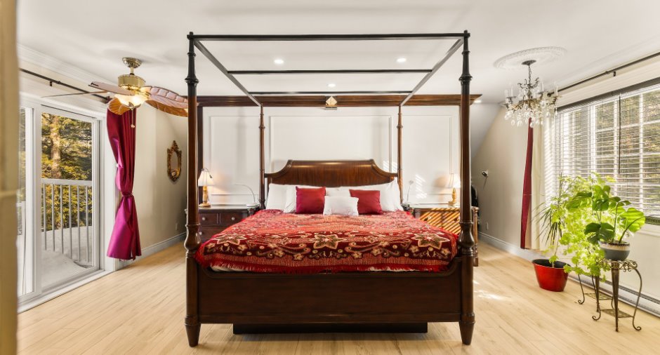 Primary bedroom