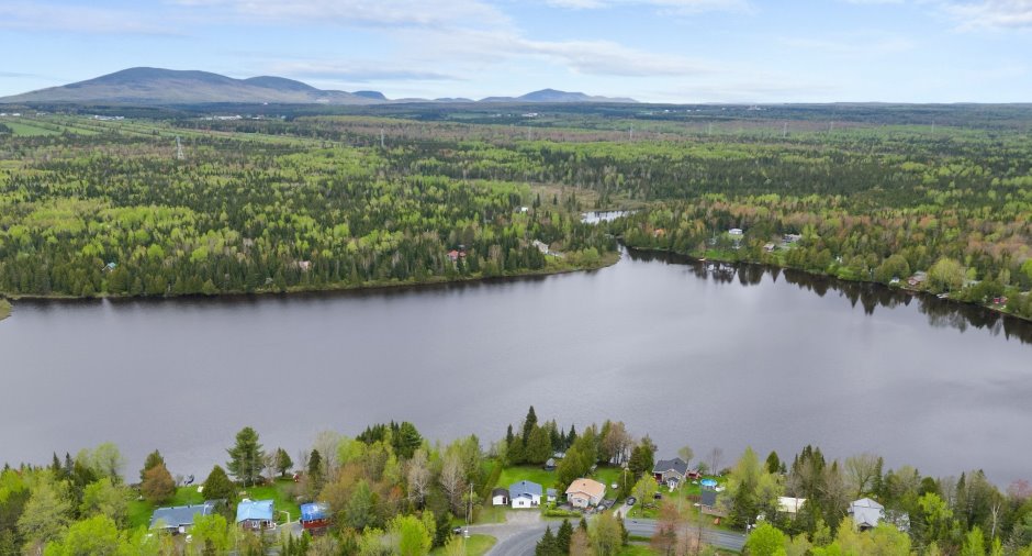 Accès au plan d'eau
