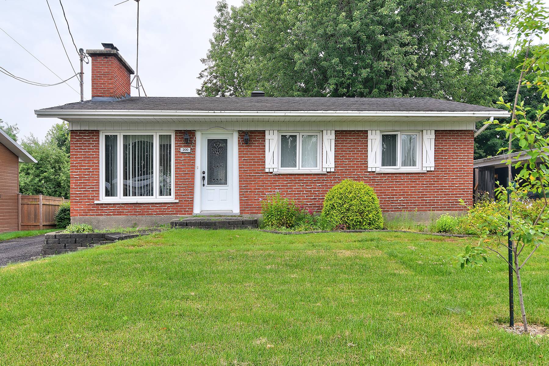 200 Av. Delisle — photo 1