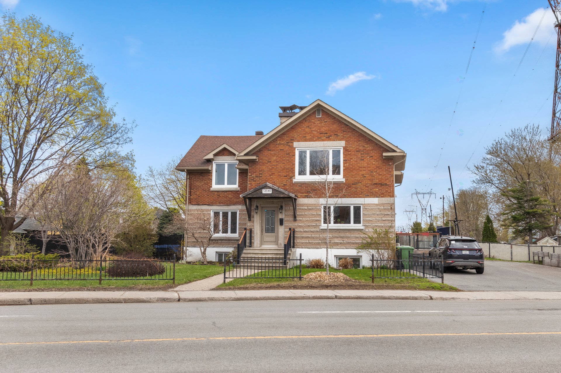 13540 Rue Notre-Dame E. — photo 1