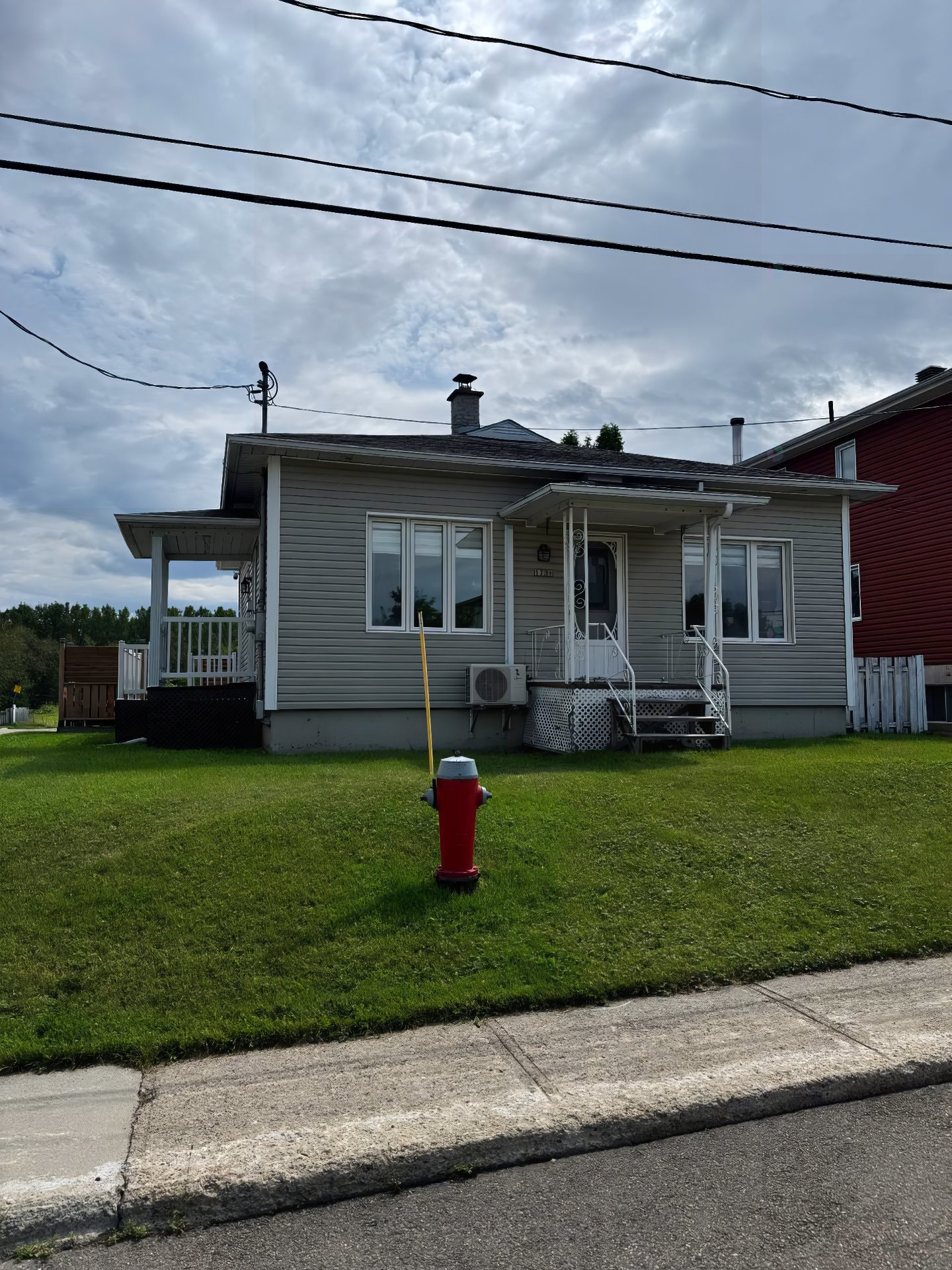 1731 Rue Launière — photo 1