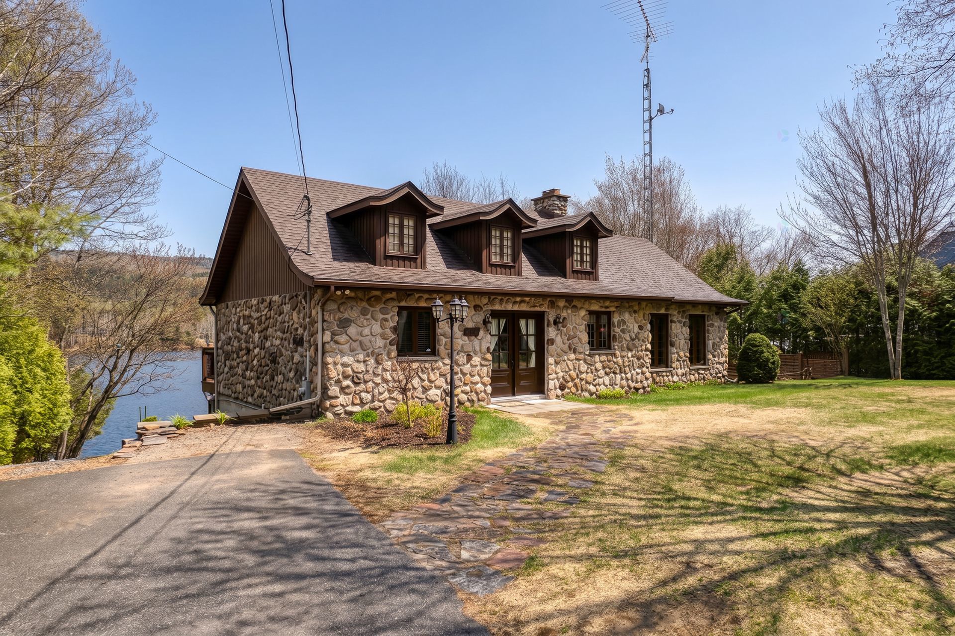 1861 Ch. du Lac-Long — photo 1