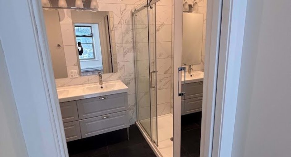 Ensuite bathroom