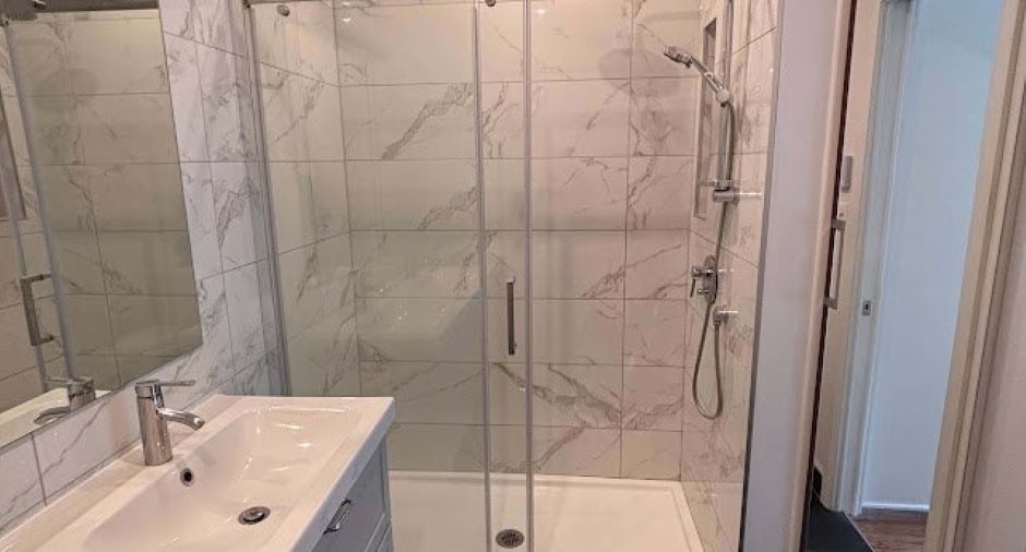 Ensuite bathroom