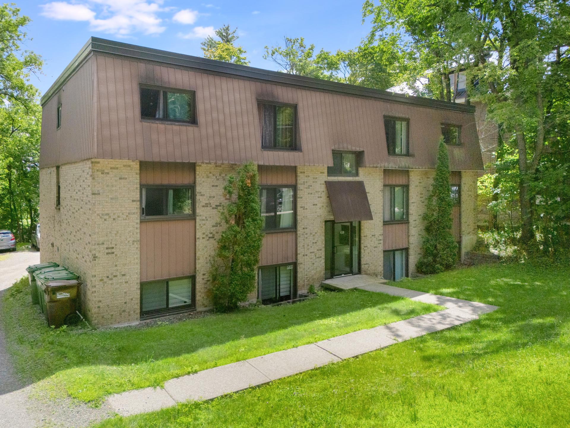 Propriété à revenus à vendre, Sherbrooke