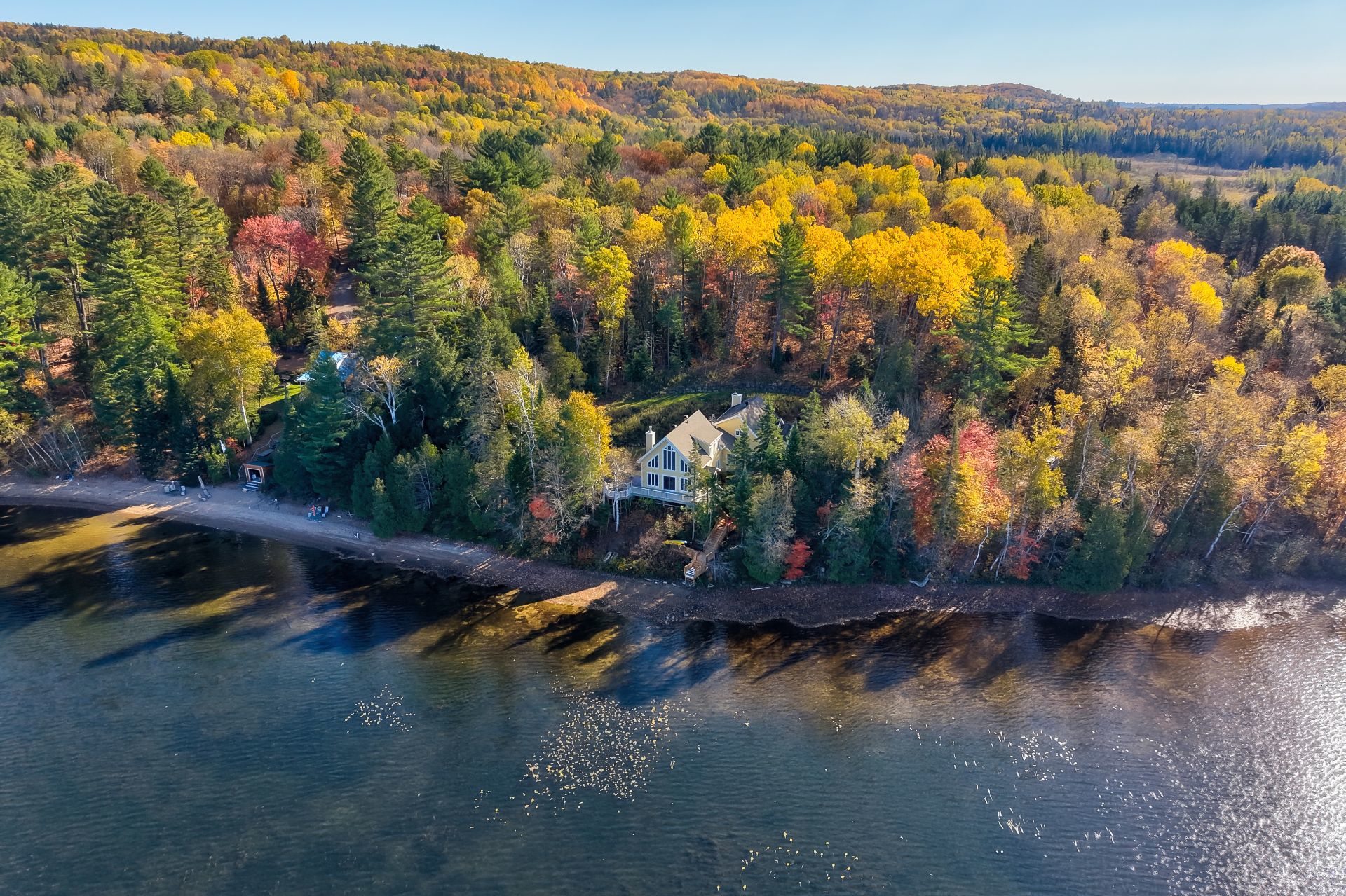 381 Ch. du Lac-Deligny E. — photo 2