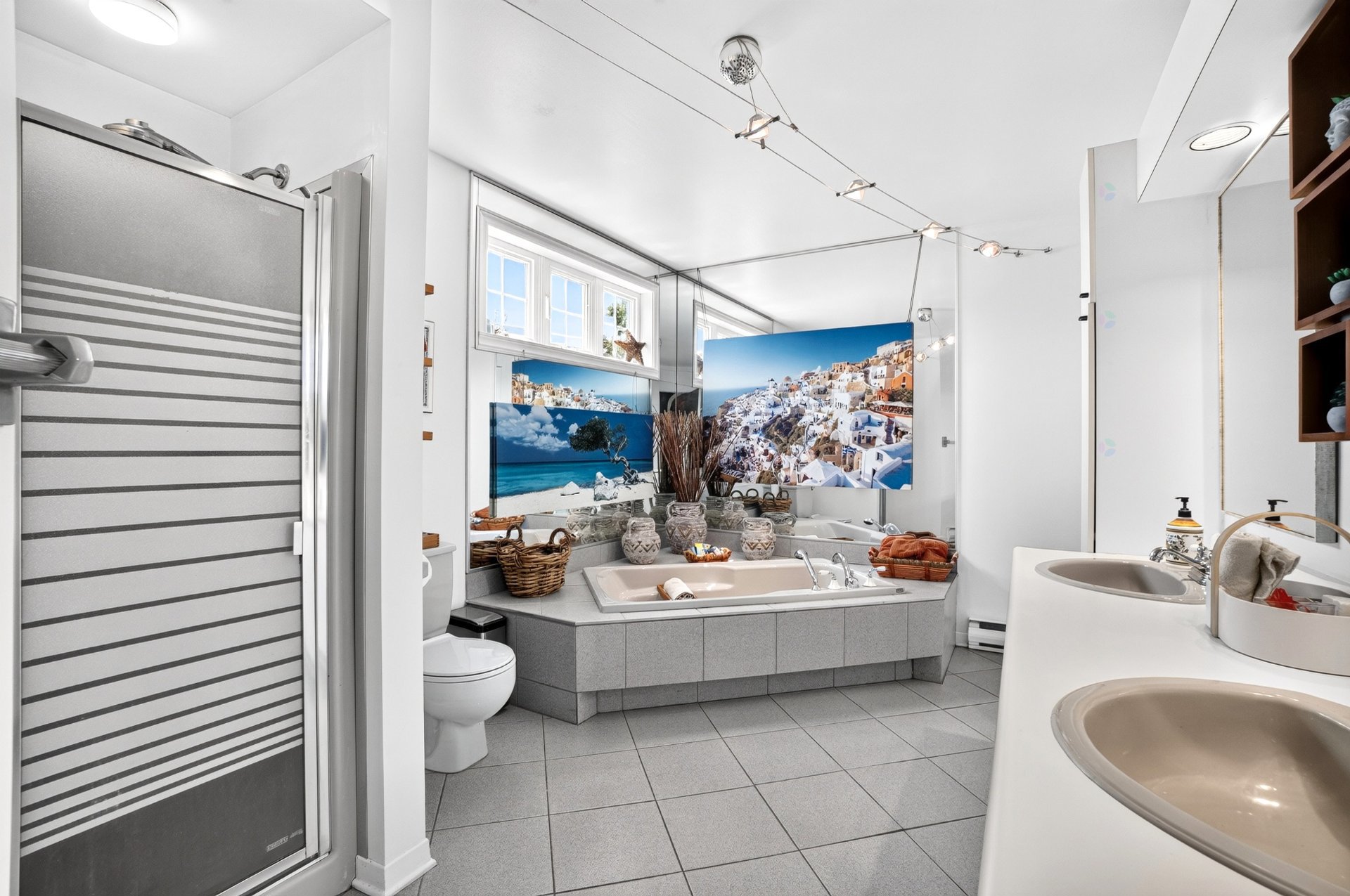 Salle de bains attenante à la CCP