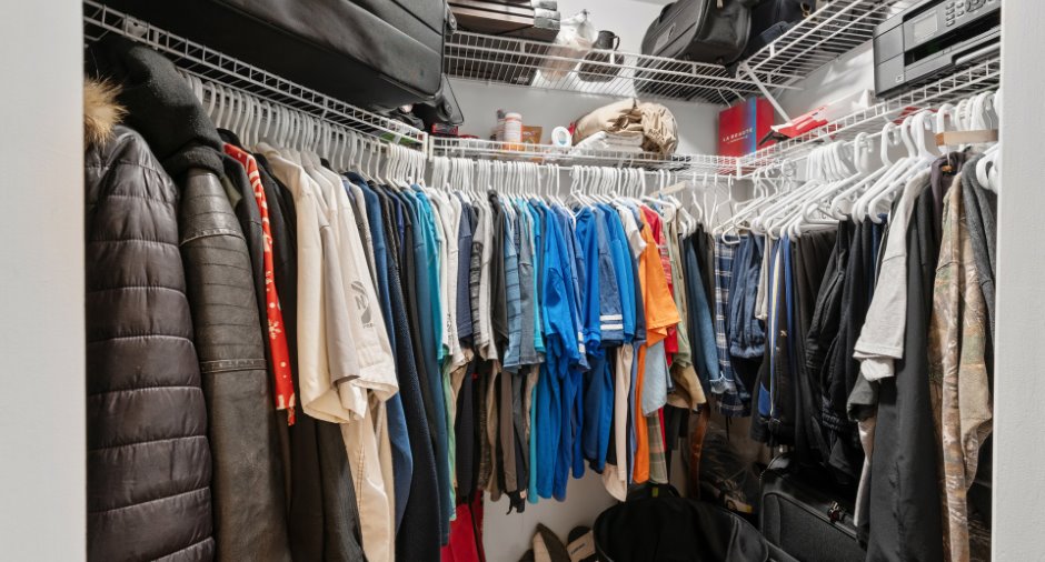 Walk-in closet