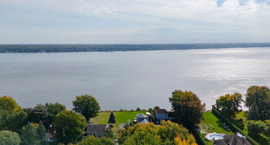 Vue sur l'eau