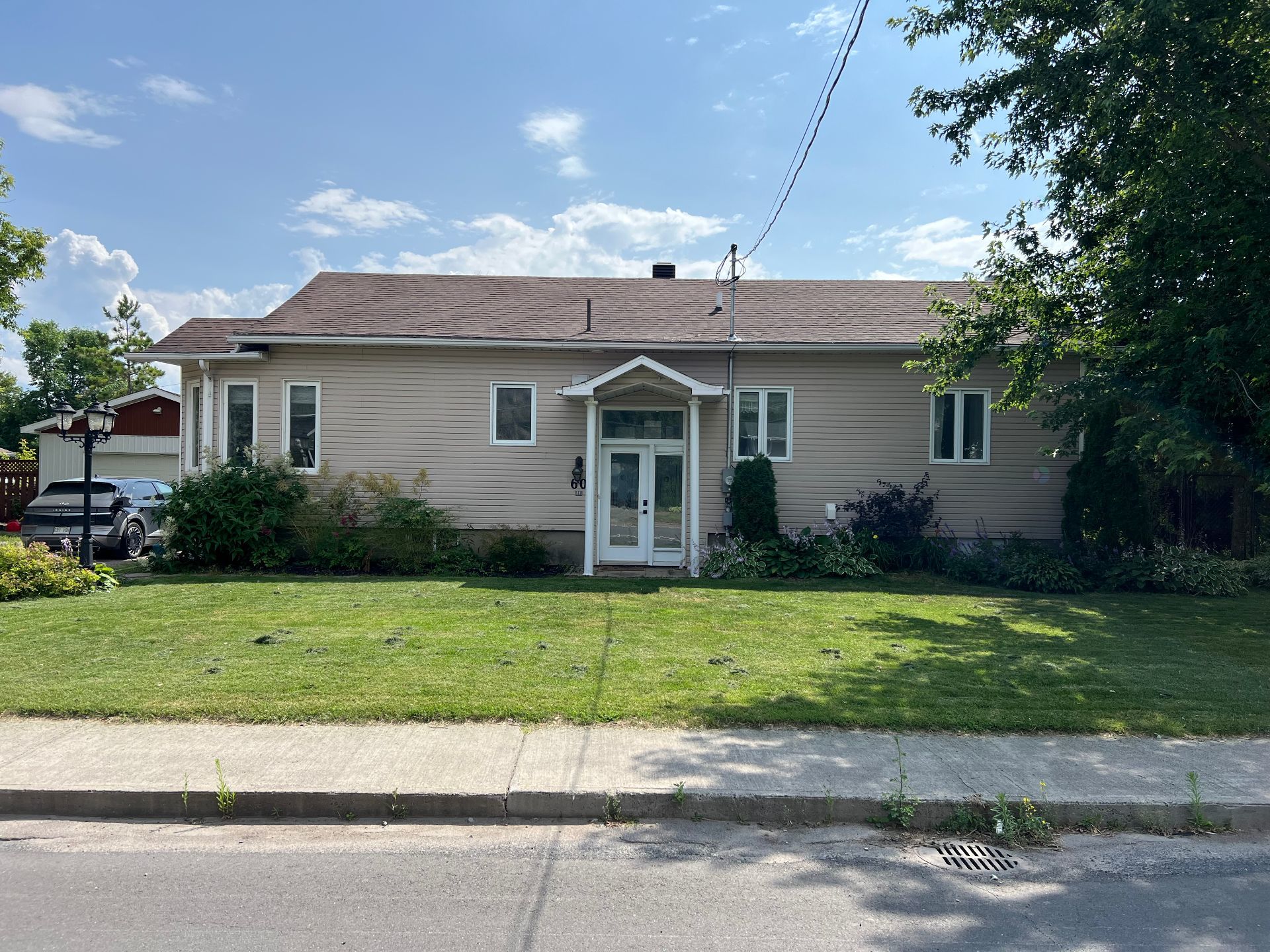 60 Rue St-Jean-Baptiste — photo 1