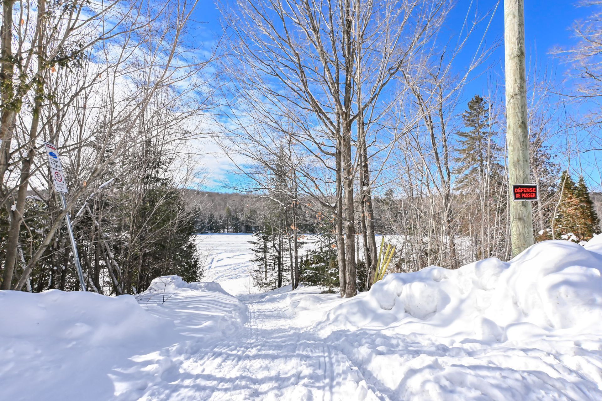 Accès au plan d'eau