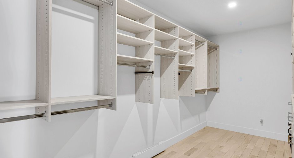 Walk-in closet