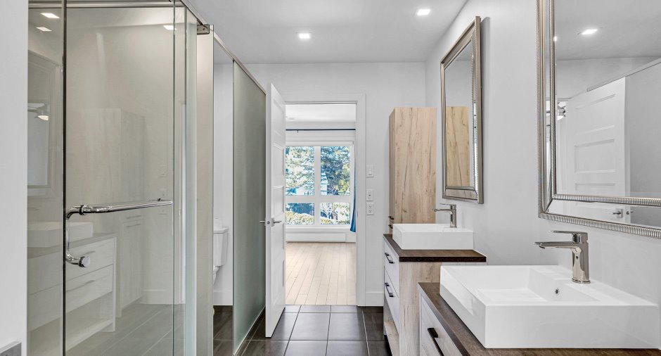Ensuite bathroom