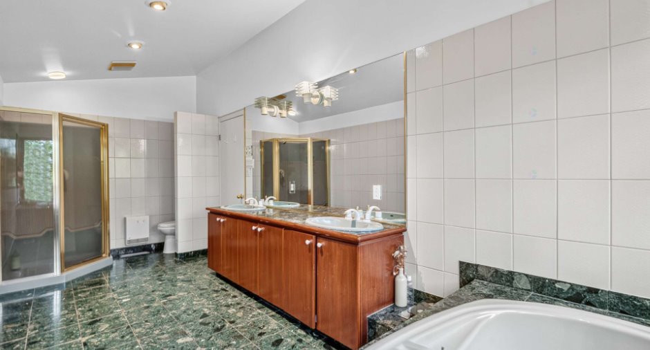 Salle de bains attenante à la CCP