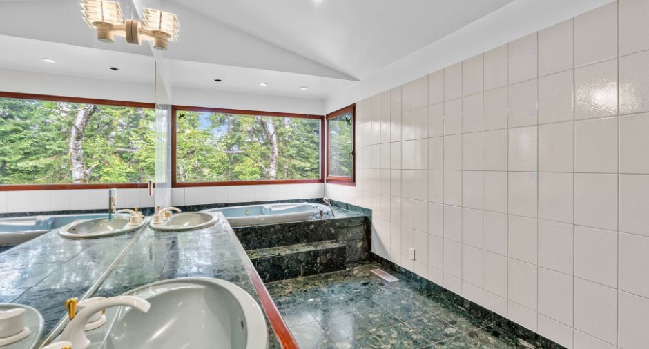 Salle de bains attenante à la CCP