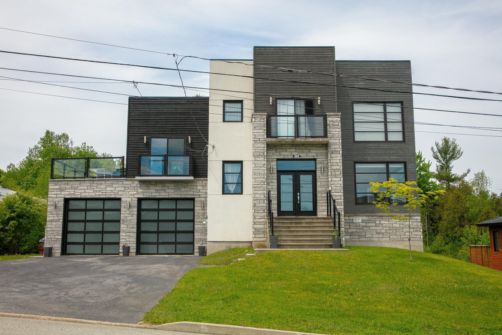 360 Rue des Mélèzes — photo 1