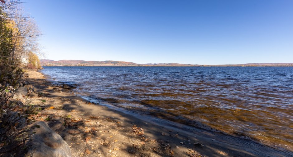 Accès au plan d'eau