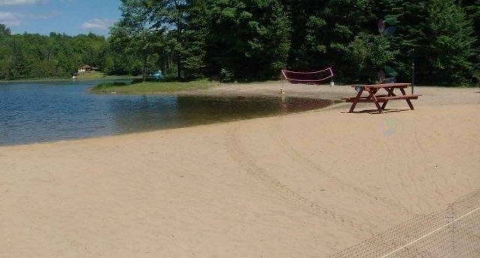 Accès au plan d'eau