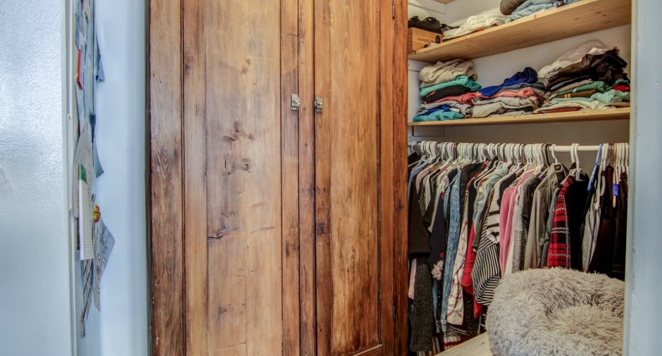 Walk-in closet