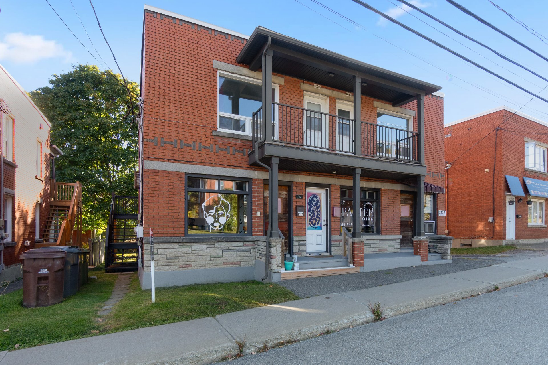 1258-1262 Rue Belvédère S. — photo 2