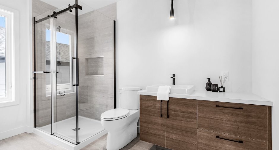 Ensuite bathroom