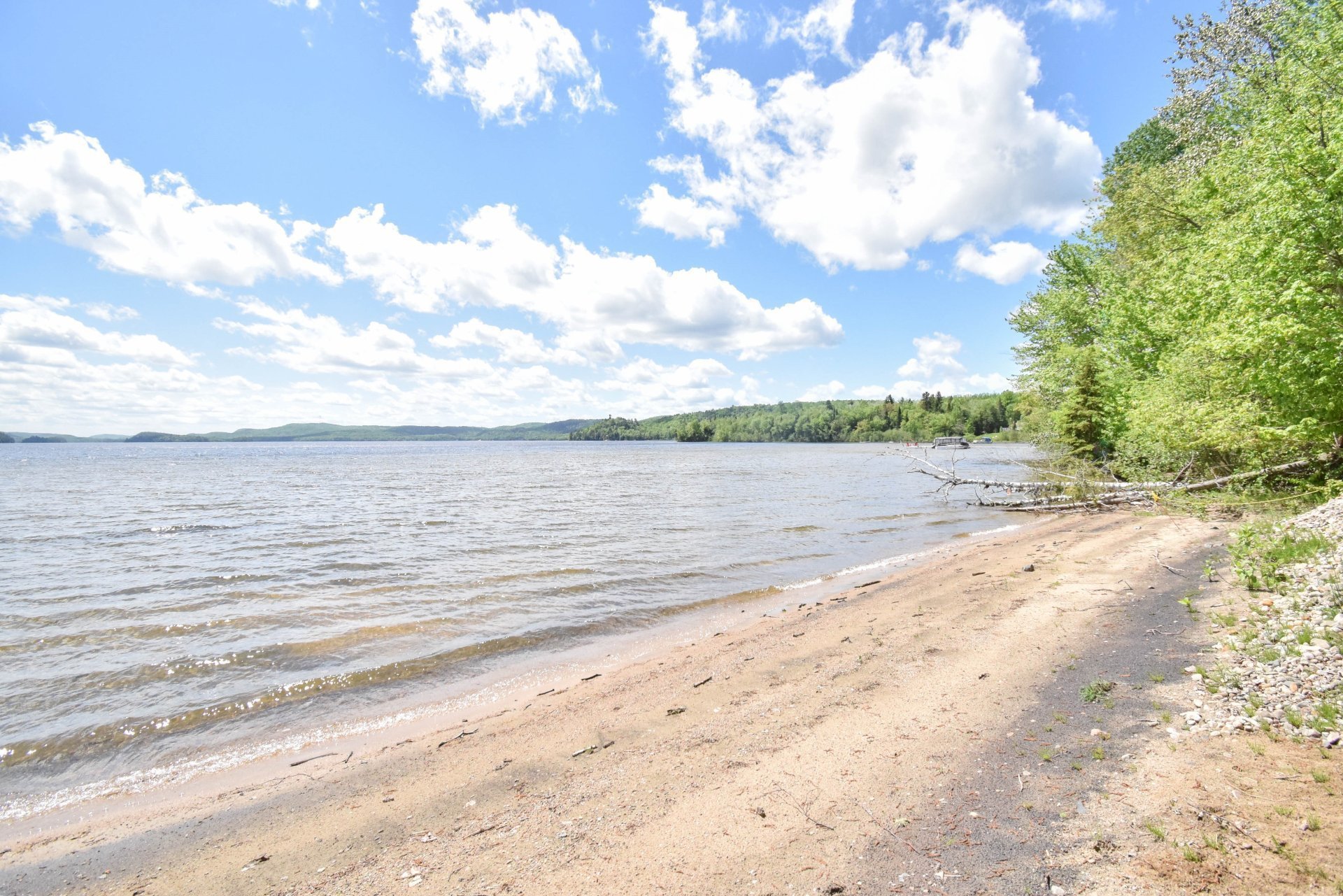 5009 Ch. de la Grande-Baie — photo 3