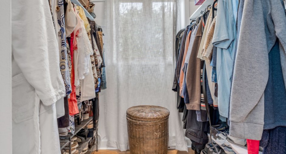 Walk-in closet