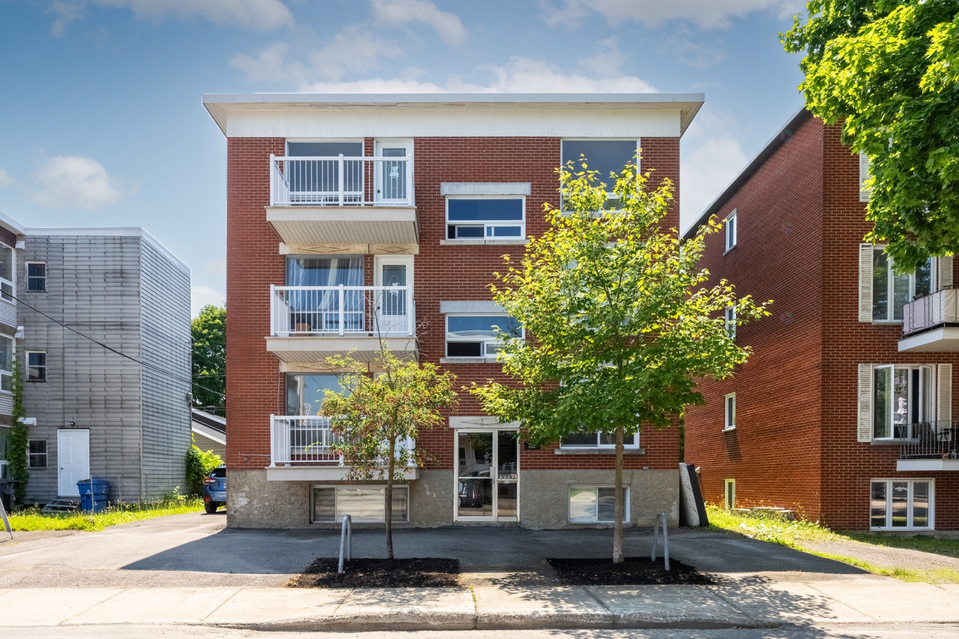 305 Rue des Lilas O. — photo 1