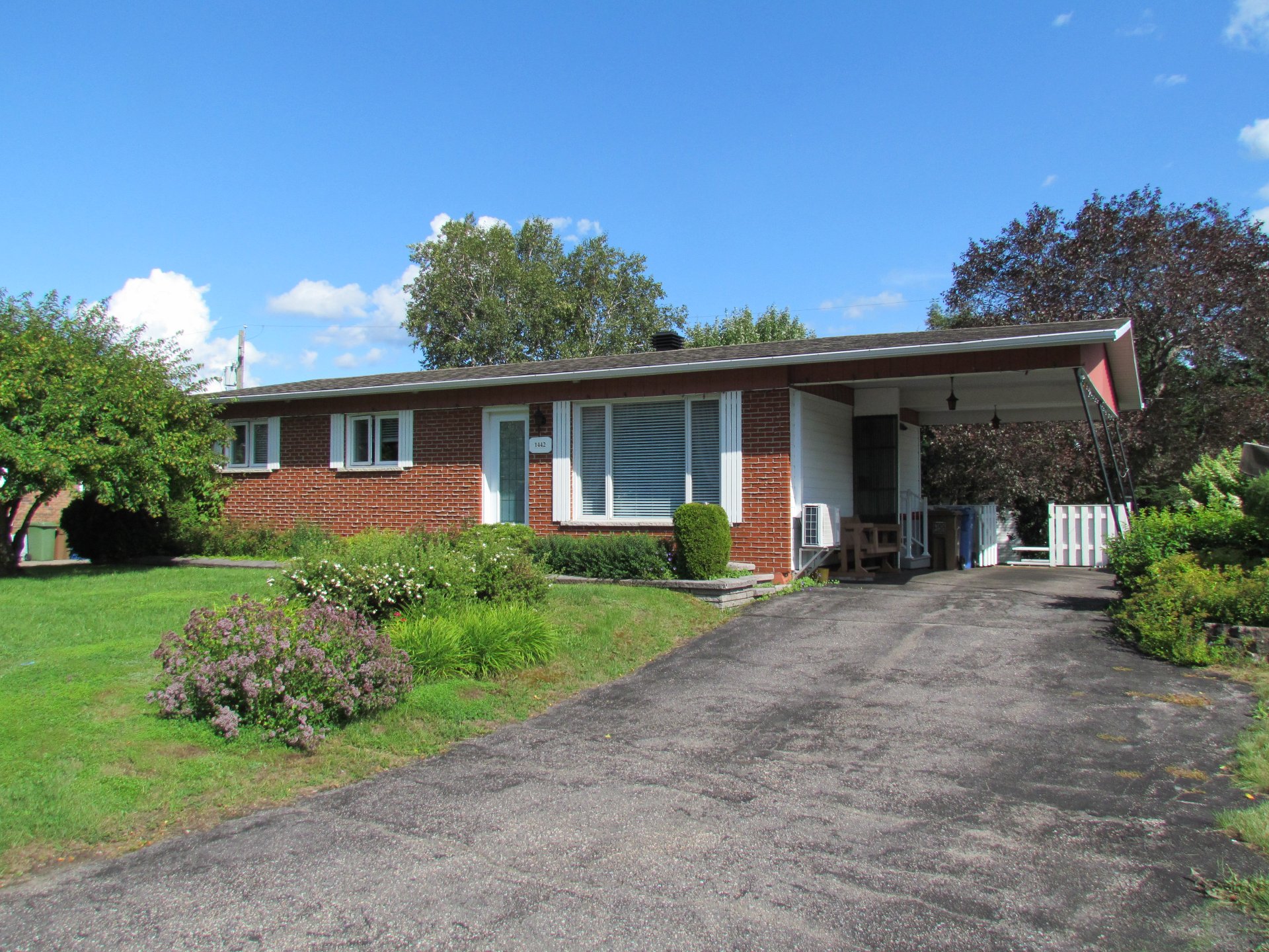 1442 Rue Thomas-Louis-Villeneuve — photo 1