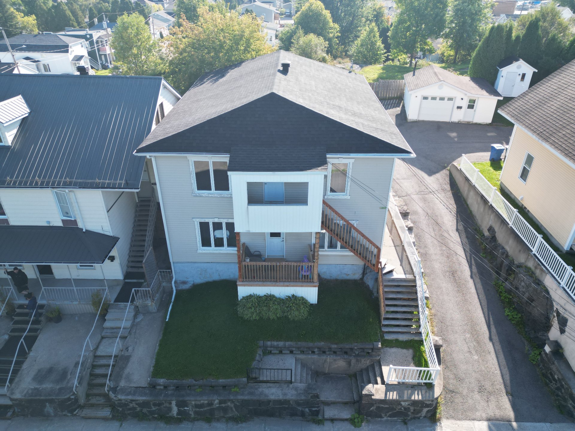 1855-1859 Rue Bergeron — photo 3