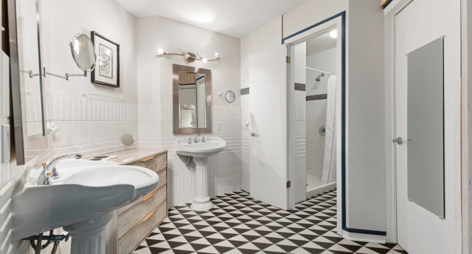 Salle de bains attenante à la CCP