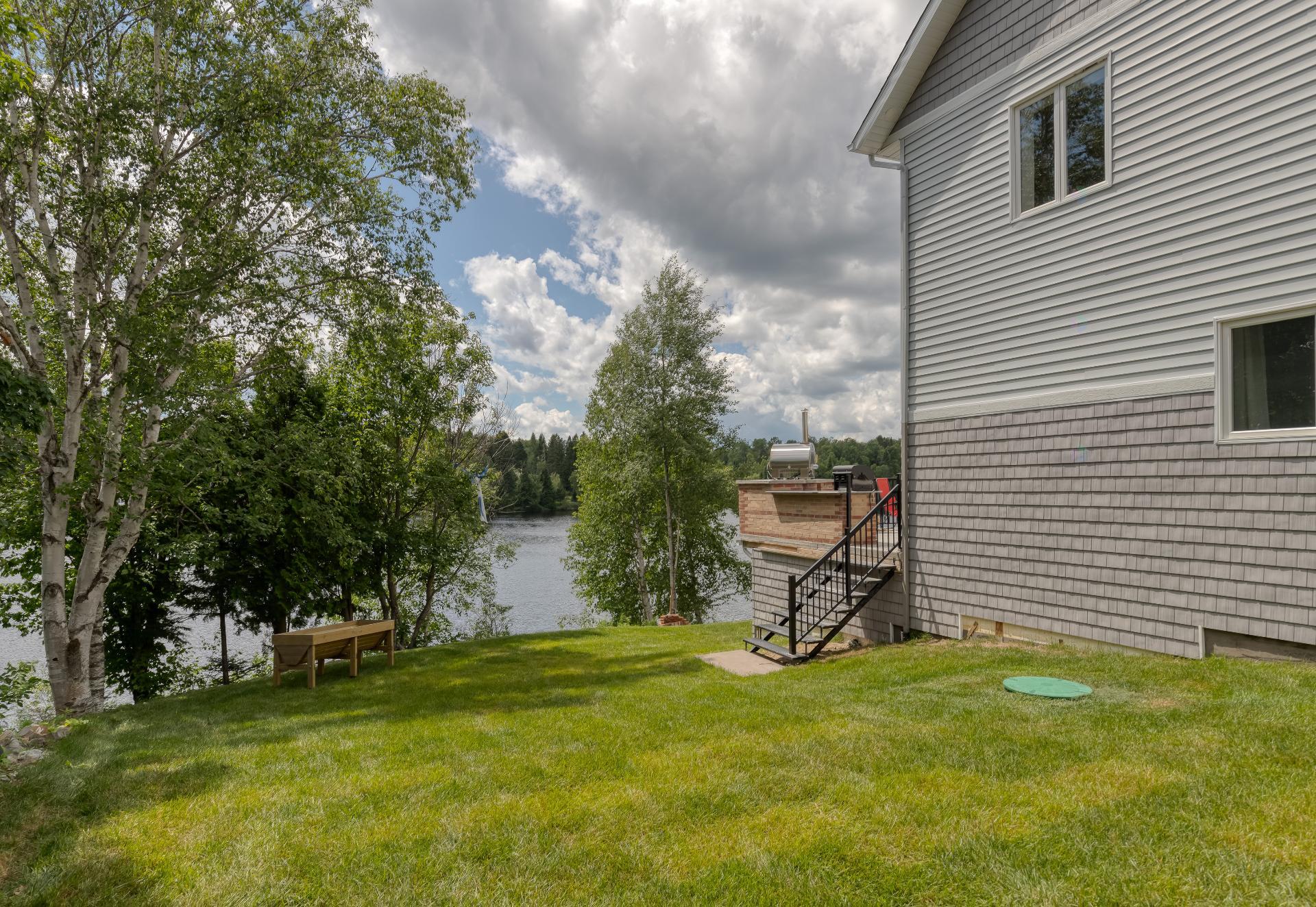 461 Ch. du Lac-St-Louis E. — photo 2